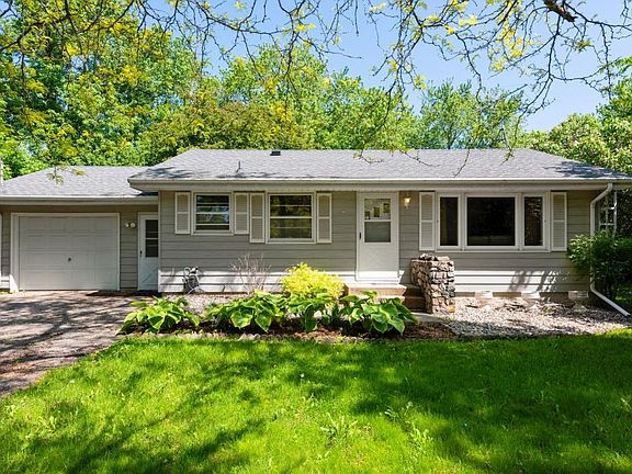 2nd image of 8932 Wildwood Ave