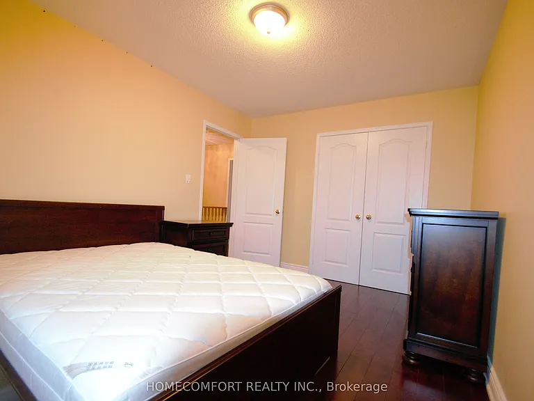 28 Deerwood Cres — Photo 18