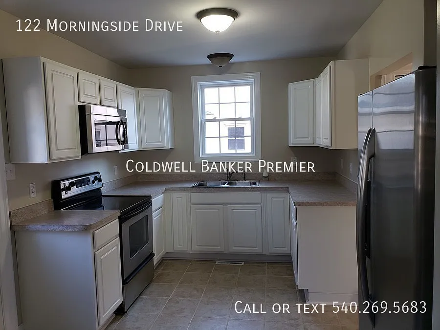 2 Story All Brick Traditional Home in the City of Winchester — Photo 4