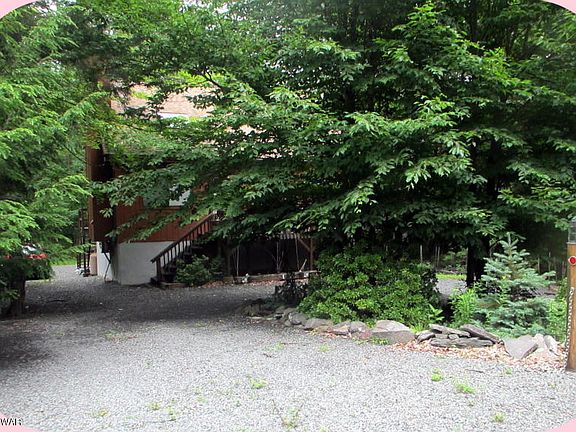 3rd image of 1196 Wallenpaupack Dr