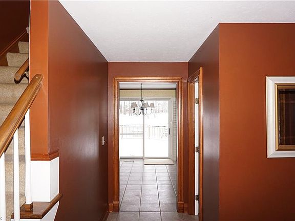 4th image of 3223 Country Club Dr