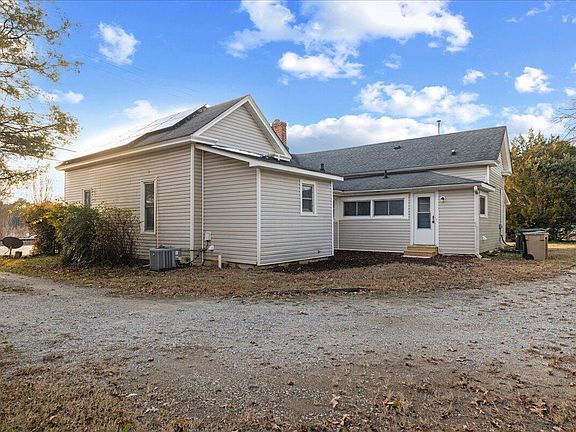 2nd image of 106 W Garner Rd