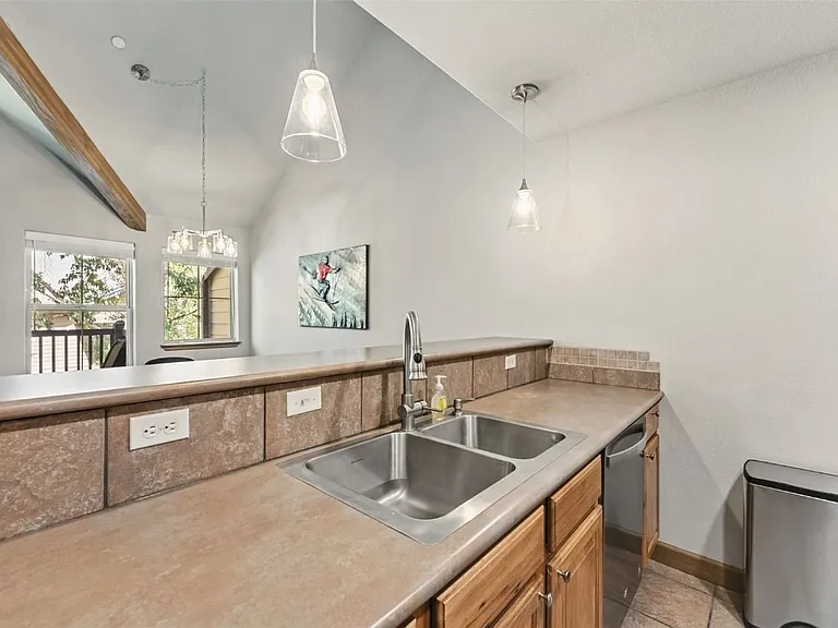 720 Lakepoint Dr — Photo 7