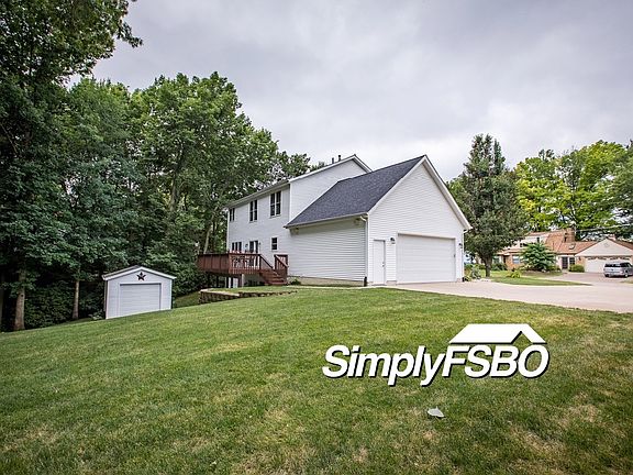 4th image of 110 S Barrington Dr