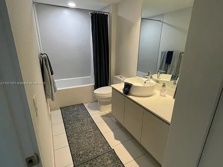 4250 Biscayne Blvd — Photo 3