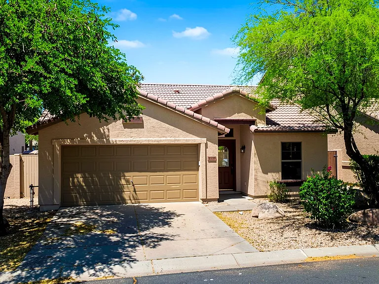 4420 E High Point Dr — Photo 4