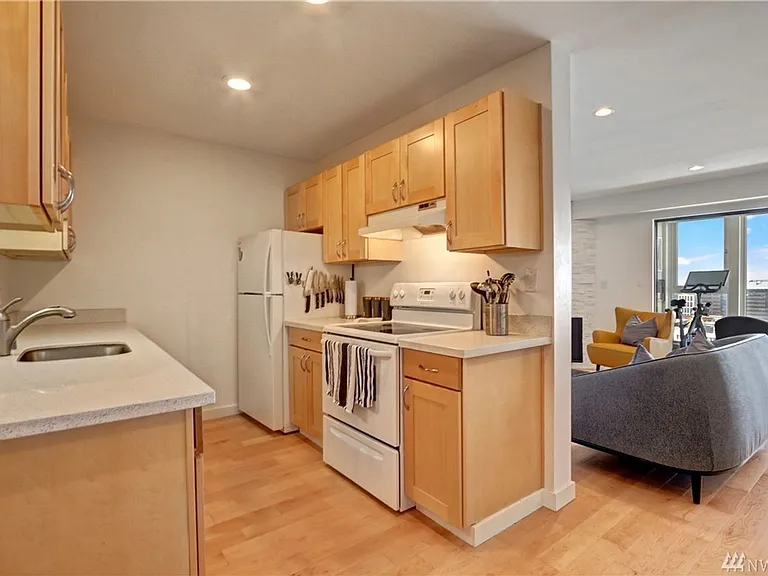 400 Melrose Ave E #506 — Photo 5