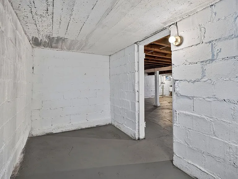 9006 Baroda Ave — Photo 33