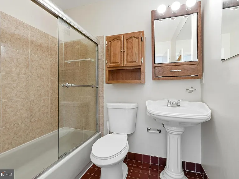 8031 Sleepy View Ln — Photo 27