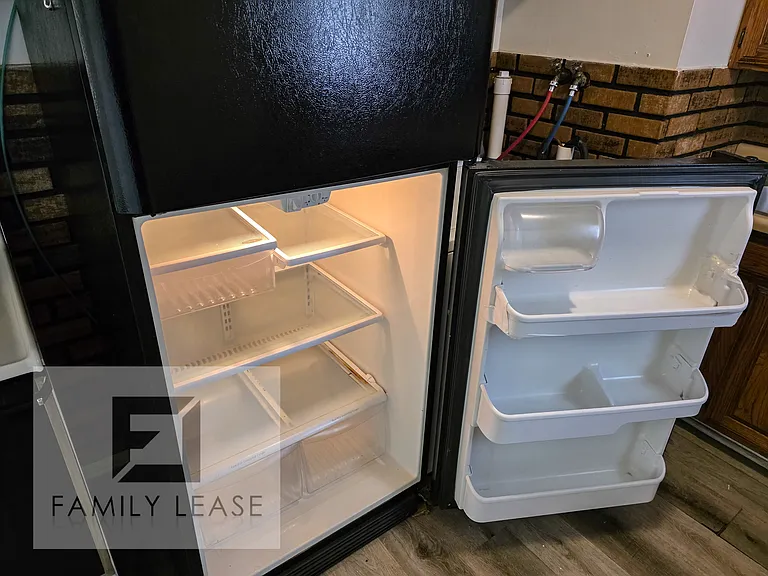 732 Saint Nicholas Dr — Photo 8