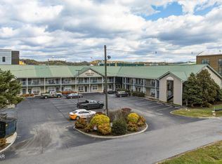 2743 Colonial Dr APT 205, Pigeon Forge, TN 37863