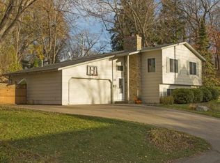 45 George St, Excelsior, MN 55331