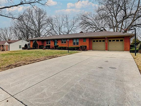 2nd image of 724 Kings Hwy