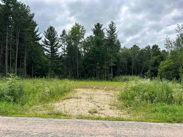 W7529 Strauss Rd, Shawano, WI 54166