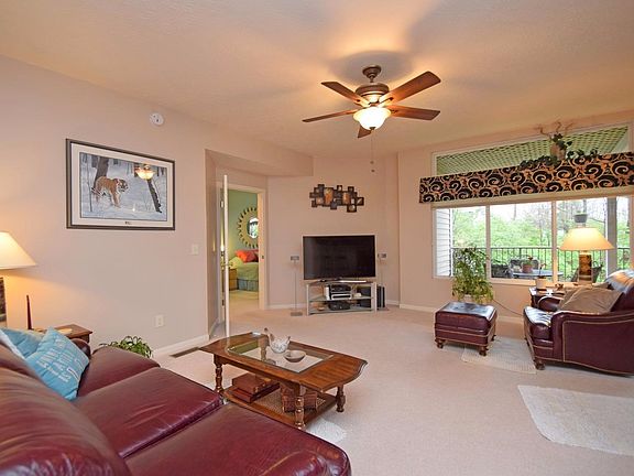 2nd image of 5810 Stonebridge Cir #202