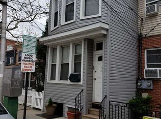 204 19th St, Union City, NJ 07087