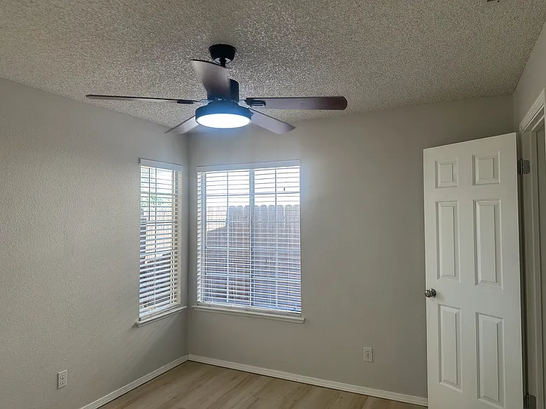 5621 W Palo Alto Ave — Photo 11