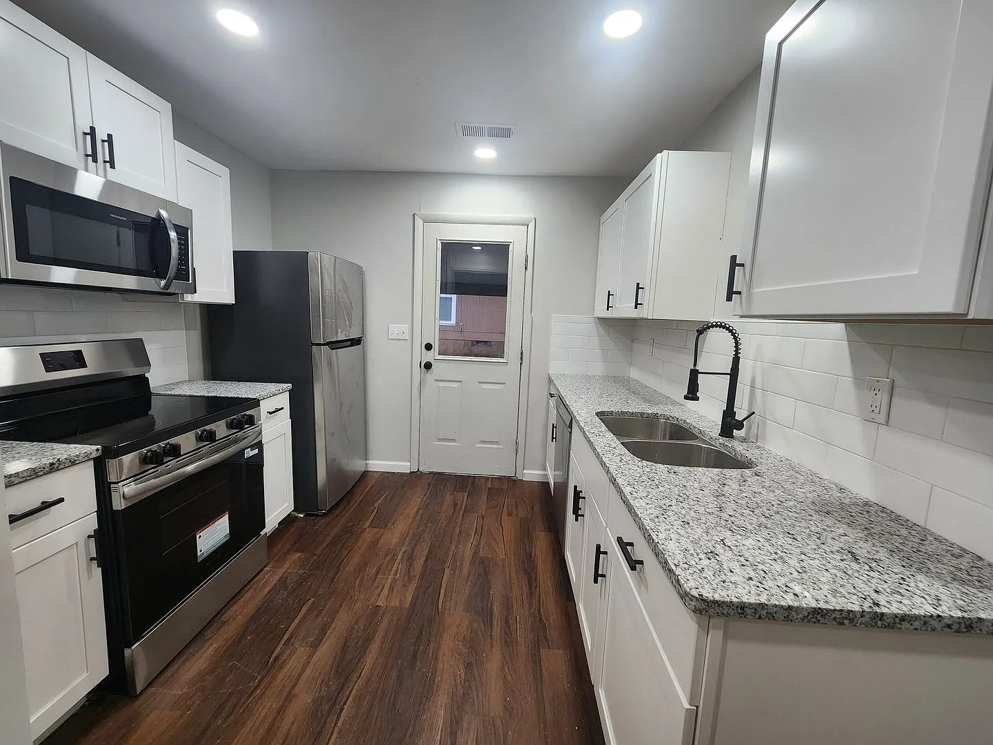 3 bedroom 1.5 Bath and Carport - East Columbus — Photo 4