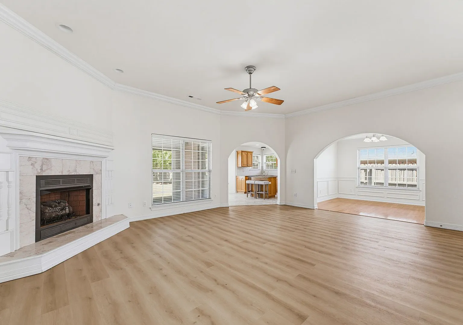 Beautifully updated home — Photo 4