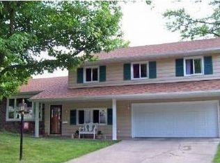 90 Ridge Lane Dr, Decatur, IL 62521