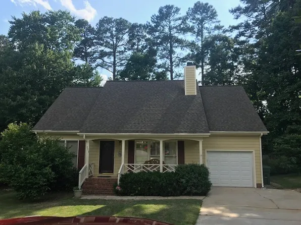 111 Brook Hollow Ct, Cary, NC 27513