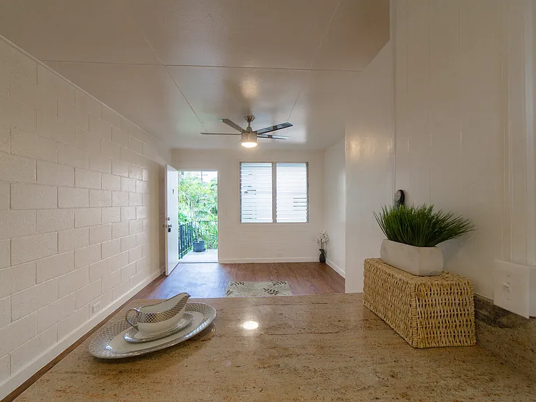 242 Kaiulani Ave — Photo 13