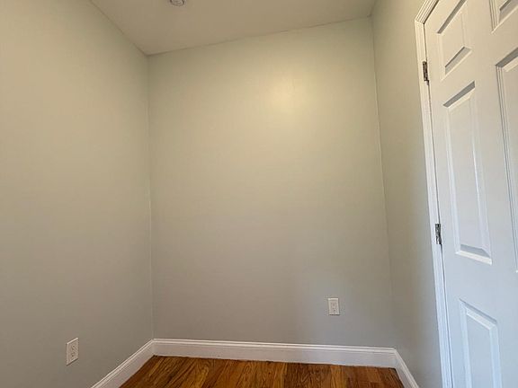 5th image of 480 Avon Ave