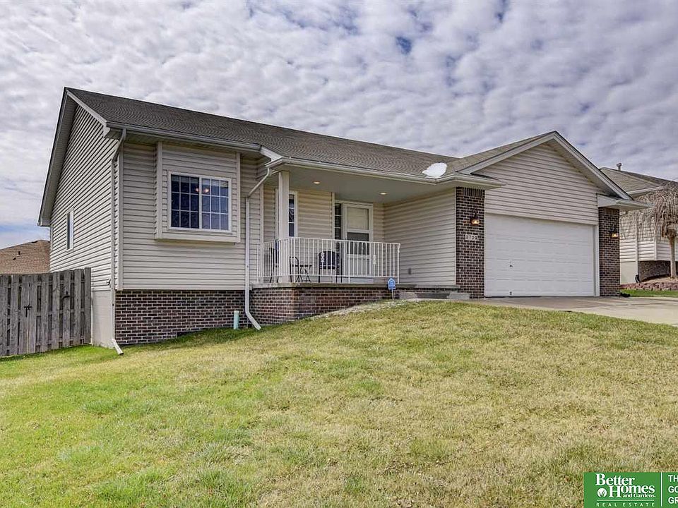1st image of 3709 Helwig Ave