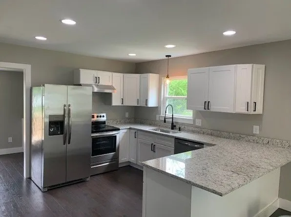 205 Park Cir, Waverly, TN 37185