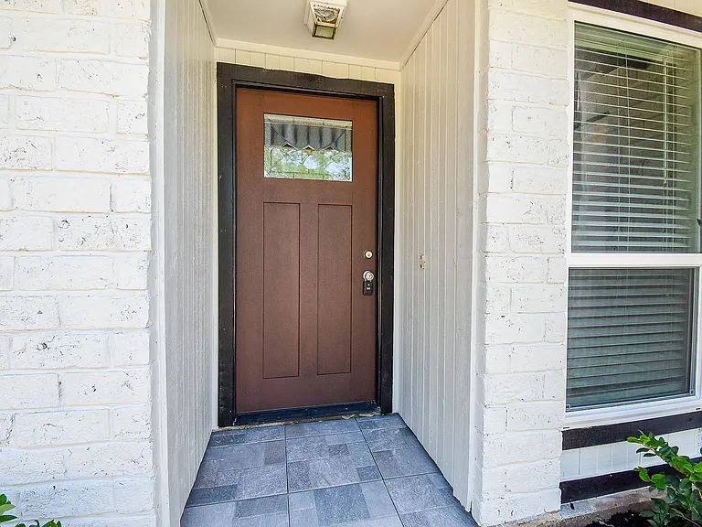 2835 Colony Dr — Photo 32