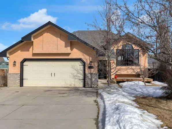 108 W Terrace Bay, Cochrane, AB T4C 1R7