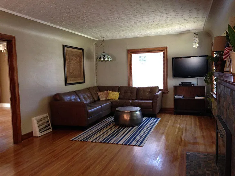 443 W 26th Ave — Photo 8