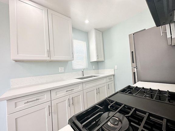 3rd image of 4842 Santa Cruz Ave #4842