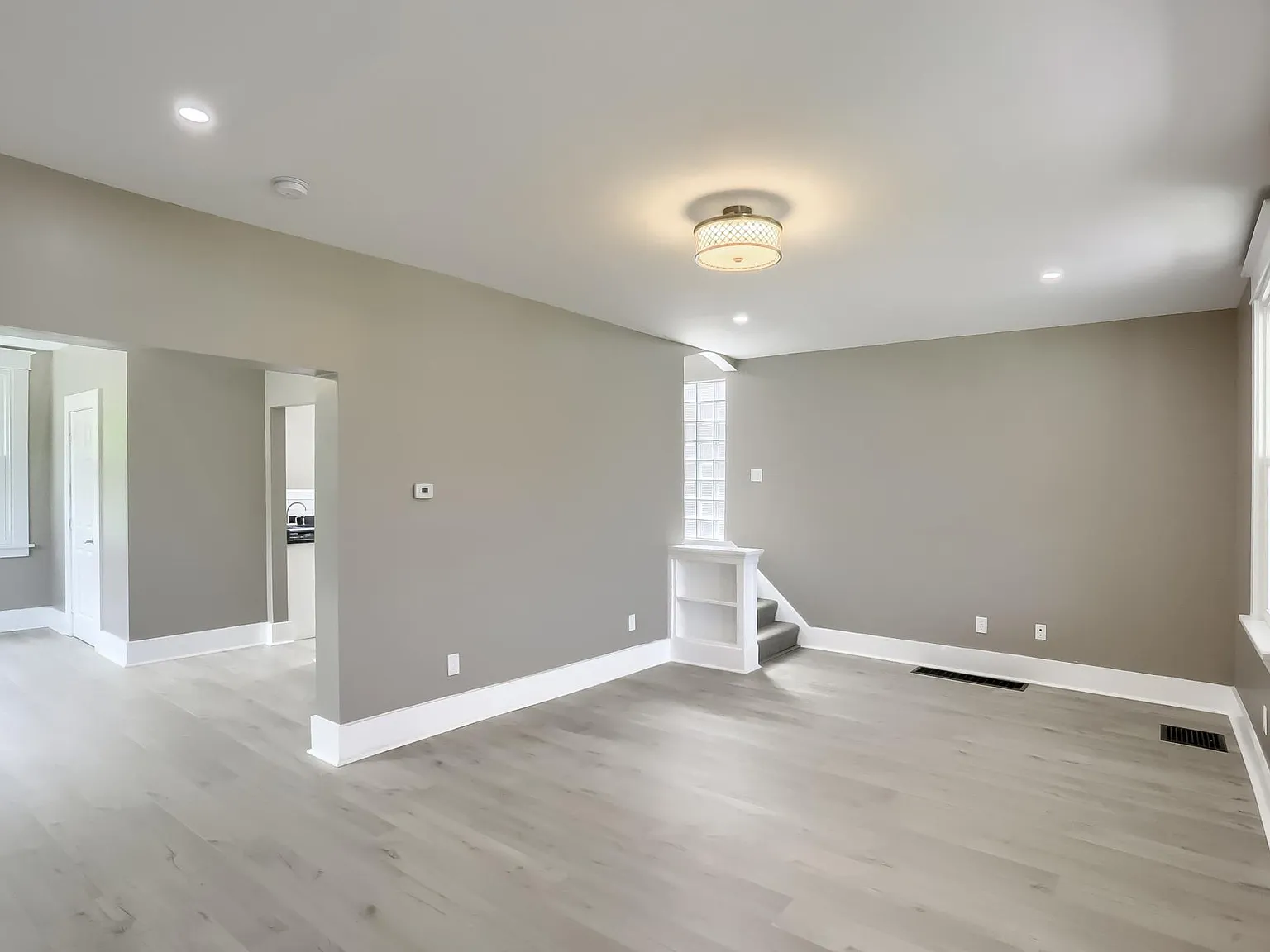 2041 Woodward Ave — Photo 3