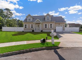 20 Karen Ct, Manchester, NJ 08759