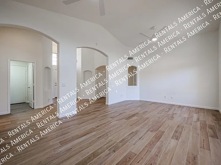 2276 S Bahama Dr — Photo 5