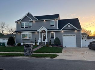 65 Pierson Ave, Edison, NJ 08837