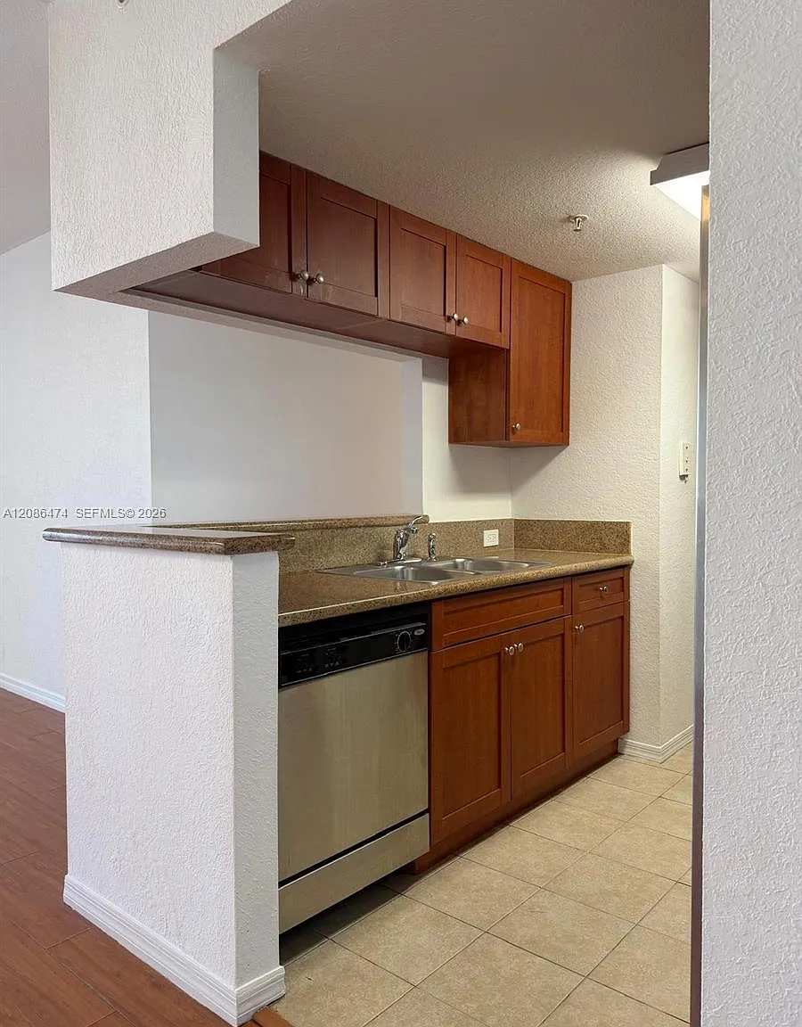 Havana Lofts Condo — Photo 3