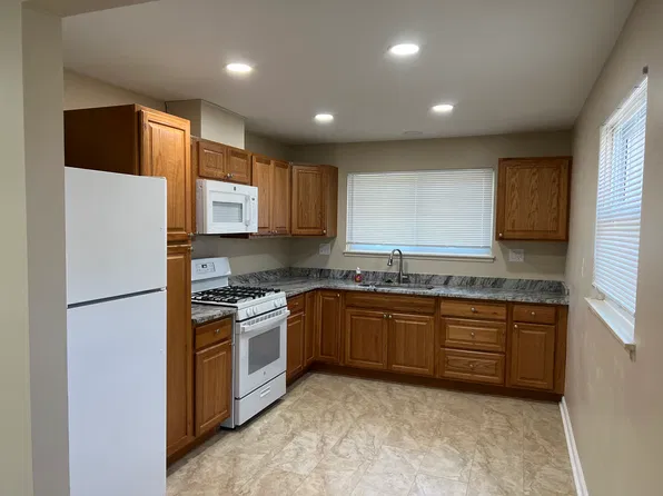 3588 Toepfer Rd, Warren, MI 48091