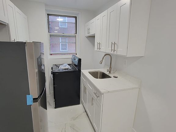 5th image of 1730 E 14th St APT 5C