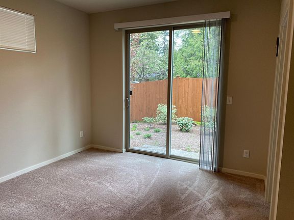 5th image of 6867 NE 170th St Unit 101