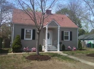 93 Farmland Rd, Warwick, RI 02889