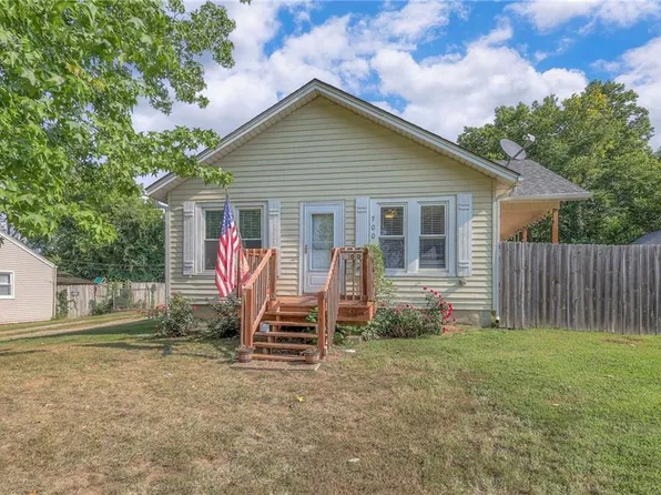 700 W Mechanic St, Harrisonville, MO 64701