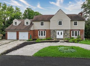 10 Barclay Rd, New Windsor, NY 12553