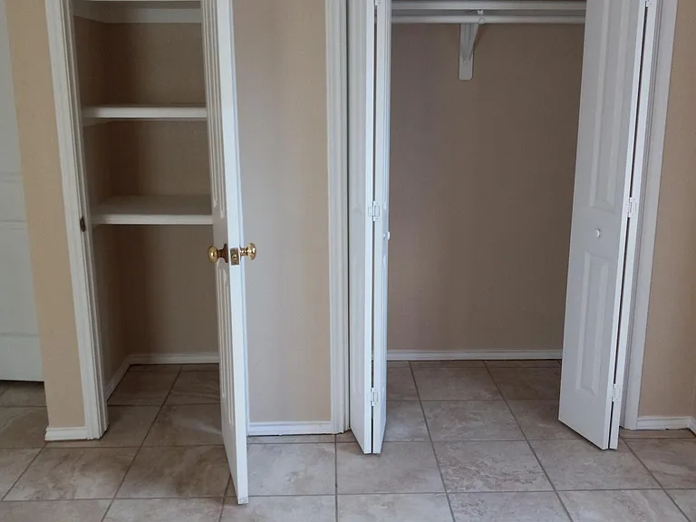 109 E Dominion Dr #B — Photo 15