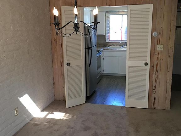 3rd image of 3036 N 32nd St Unit 306