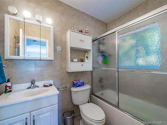 5th image of 95 Edgewater Dr APT 201
