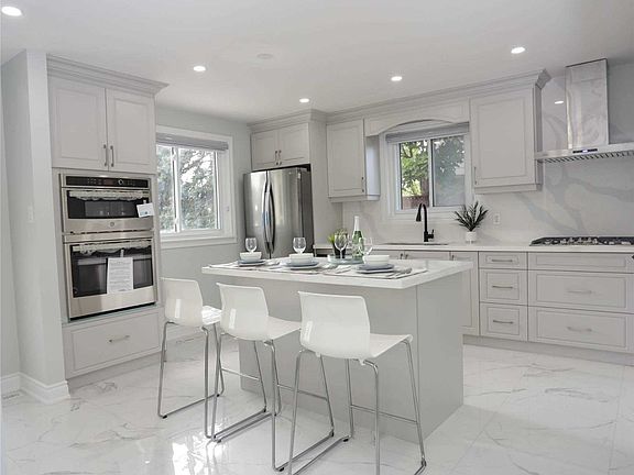 3rd image of 169 Folkstone Cres