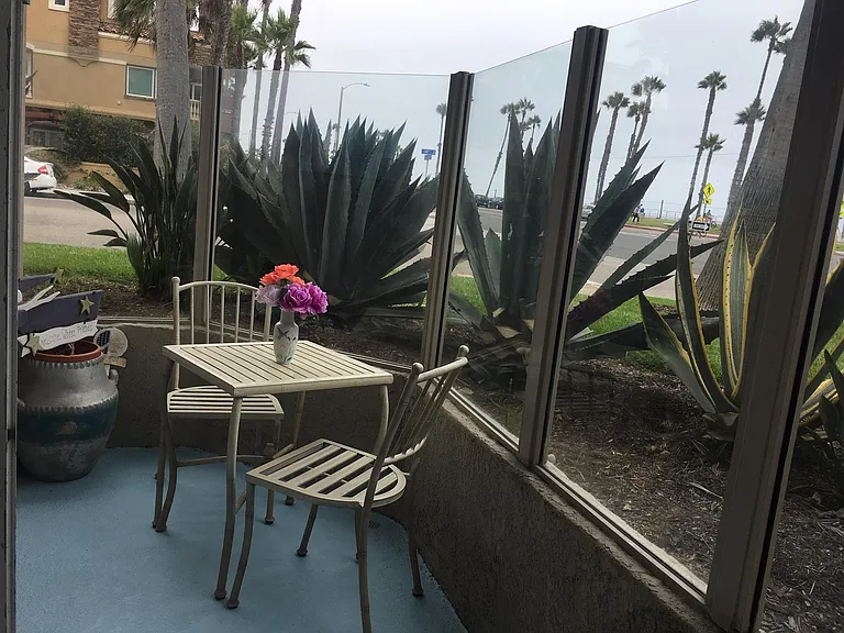 your oceanfront patio/balcony a few minutes from Huntington Beach Pier and downtown for great restaurants etc..