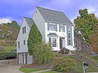 1012 S Lake Dr, Gibsonia, PA 15044